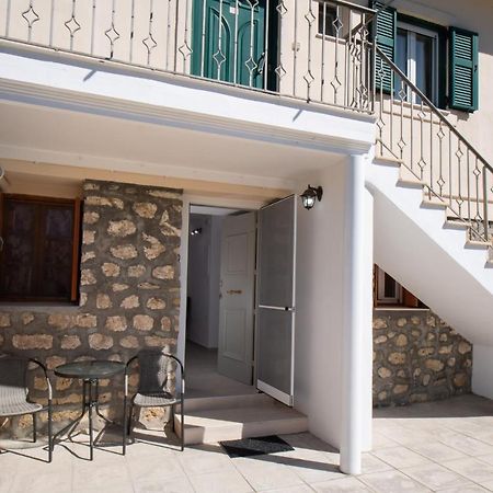Boursinos Cozy Apartments Lefkada City Bagian luar foto