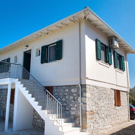 Boursinos Cozy Apartments Lefkada City Bagian luar foto