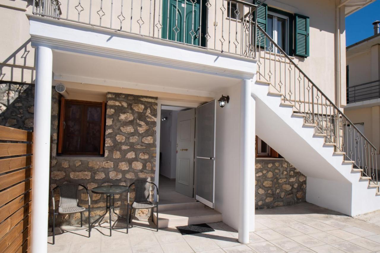 Boursinos Cozy Apartments Lefkada City Bagian luar foto