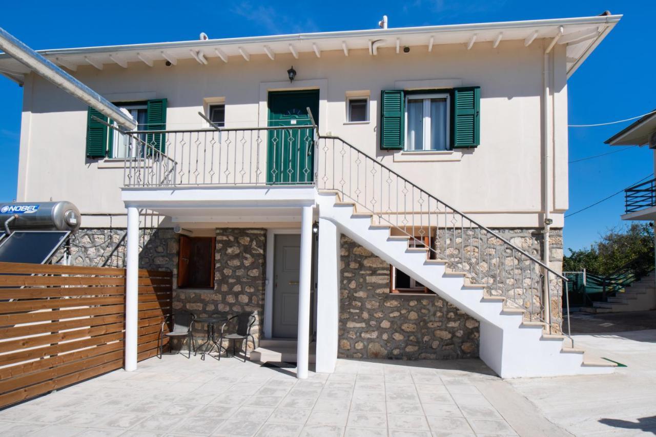Boursinos Cozy Apartments Lefkada City Bagian luar foto
