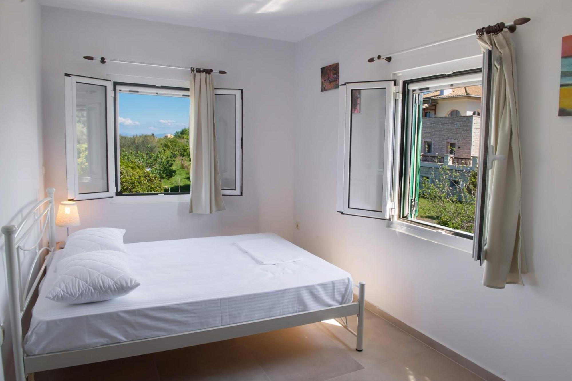 Boursinos Cozy Apartments Lefkada City Bagian luar foto